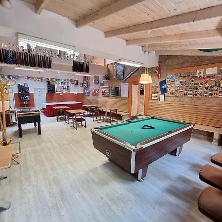 Rugby Club Hotel 2*