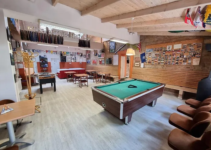Rugby Club Hotel 2*